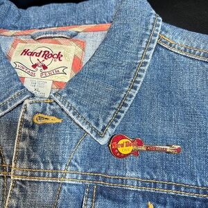 Hard Rock Cafe Atlanta Red and Gold Guitar Pin
